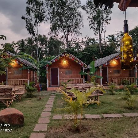 Island Vibes Hotel Hampi Exterior foto